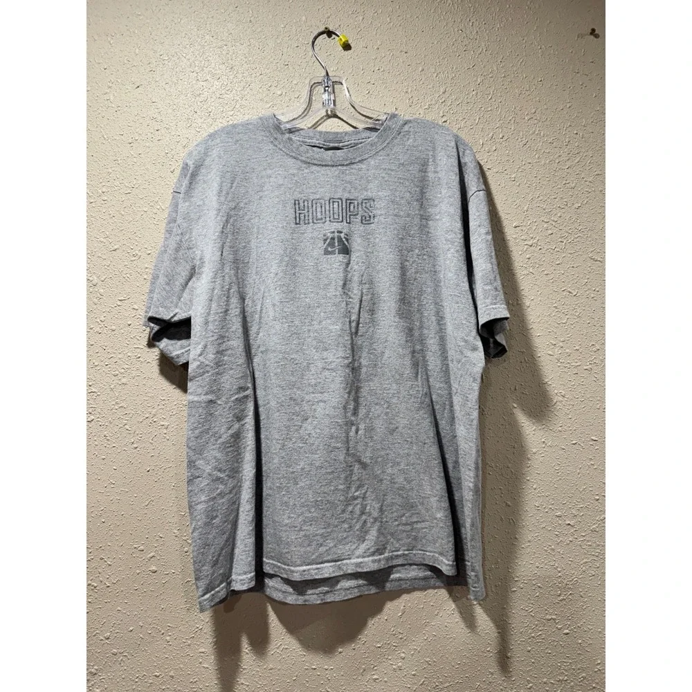 Nike Hoops Basketball Graphic T-Shirt Mens Medium Gray Short Sleeve Swoosh Logo